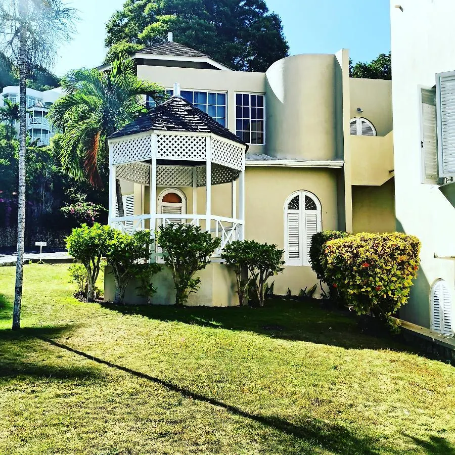 Columbus Heights Apt 26 F Ocho Rios Appartamento