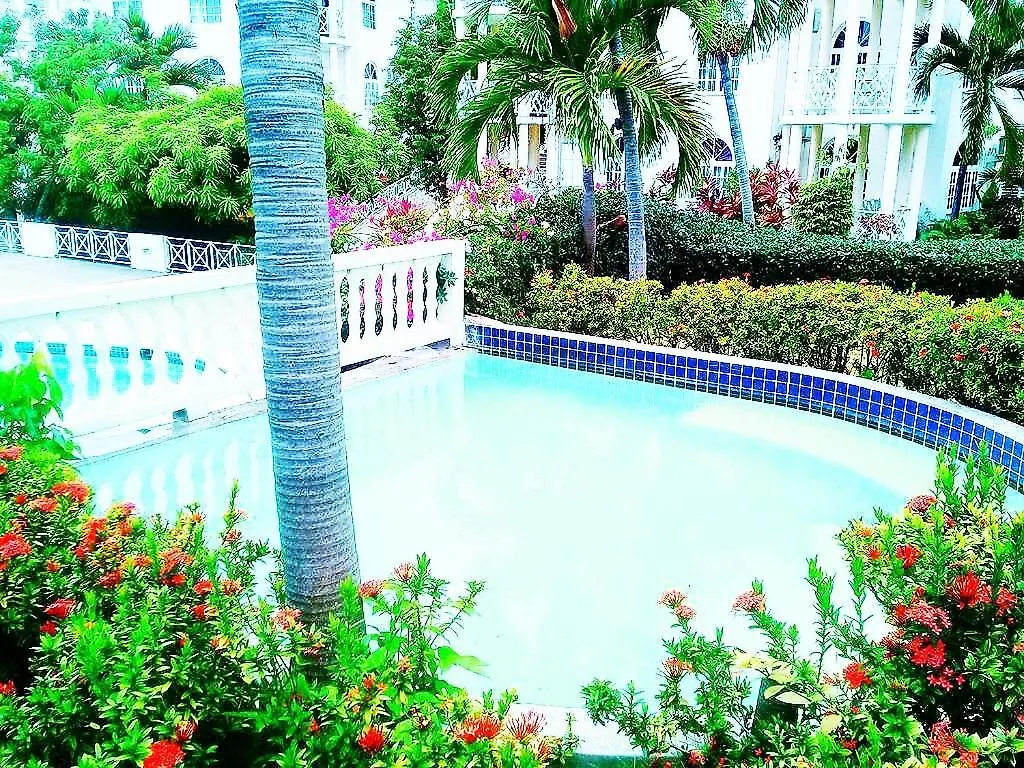 Columbus Heights Apt 26 F Ocho Rios Appartamento