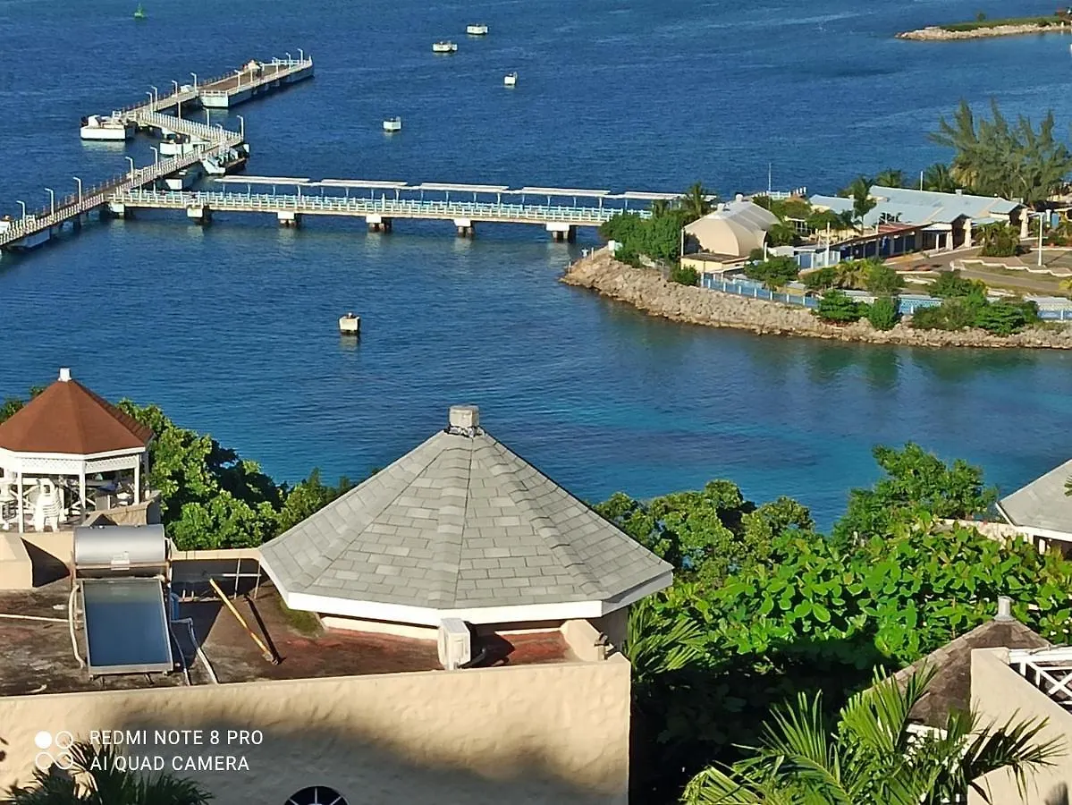 Columbus Heights Apt 26 F Ocho Rios Appartamento
