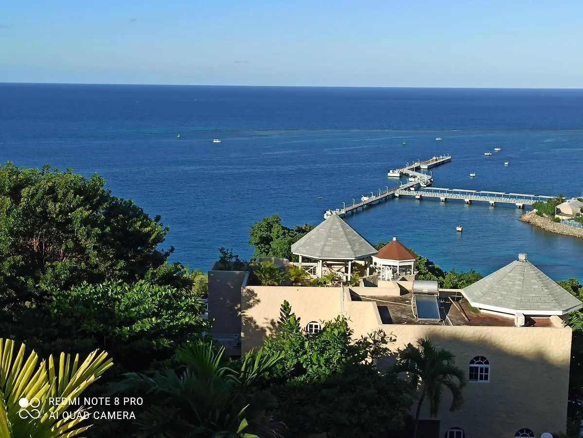 Columbus Heights Apt 26 F Ocho Rios