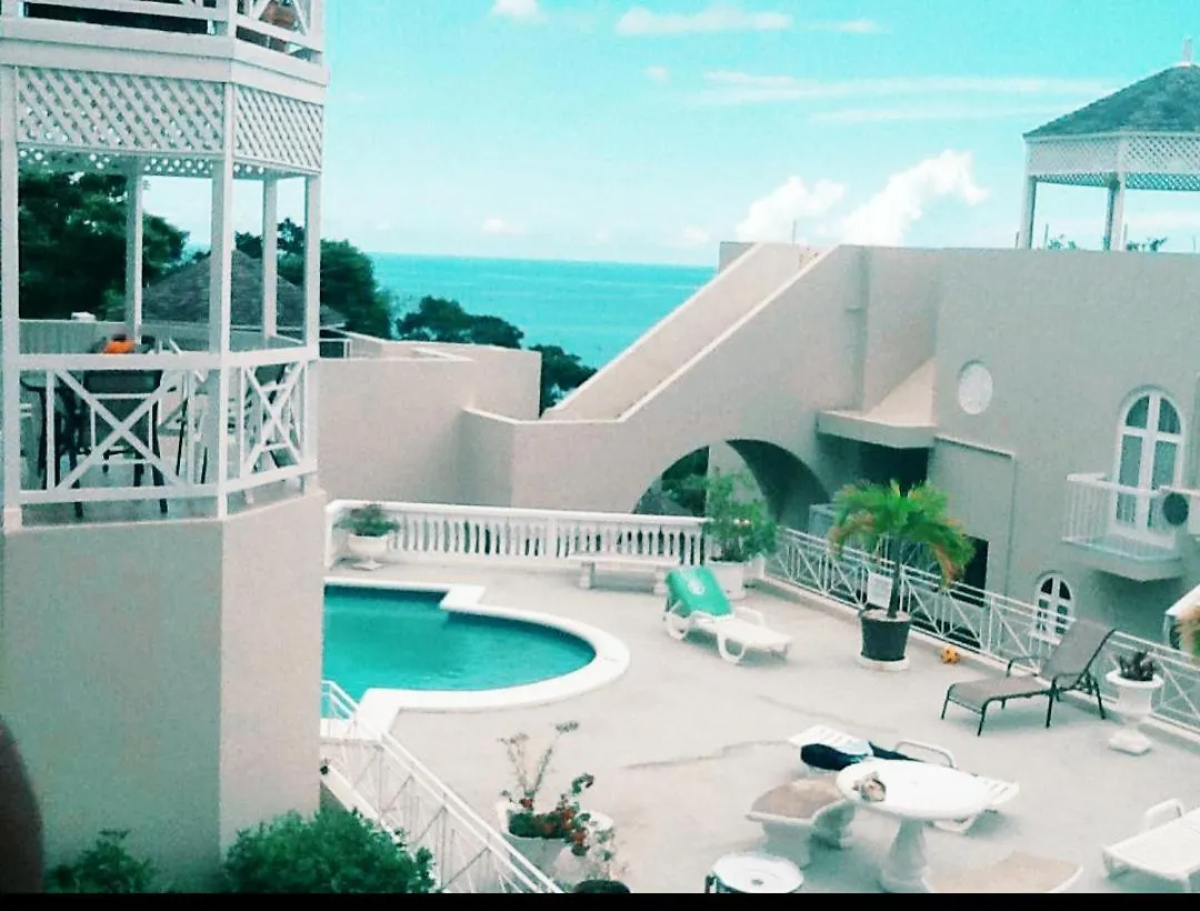 Columbus Heights Apt 26 F Ocho Rios 0*,